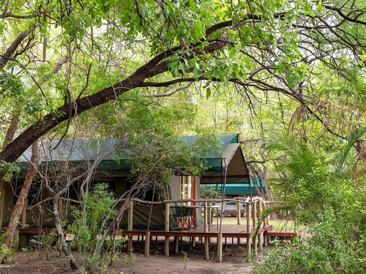 Ndhovu Safari Lodge Mahango Bagian luar foto